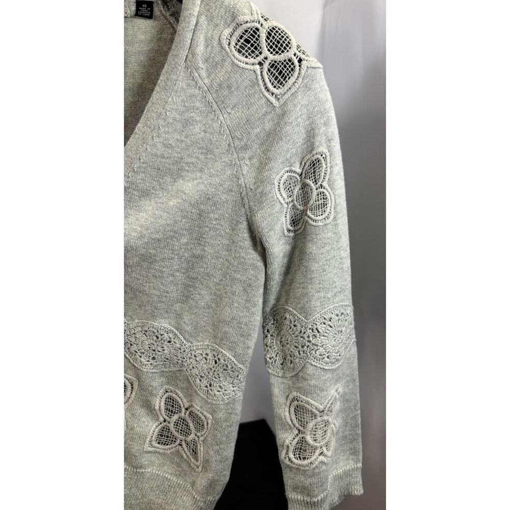 Anthro Knitted And Knotted Cardigan XS Gray Crochet Floral Boho Cottagecore - Picture 3 of 7